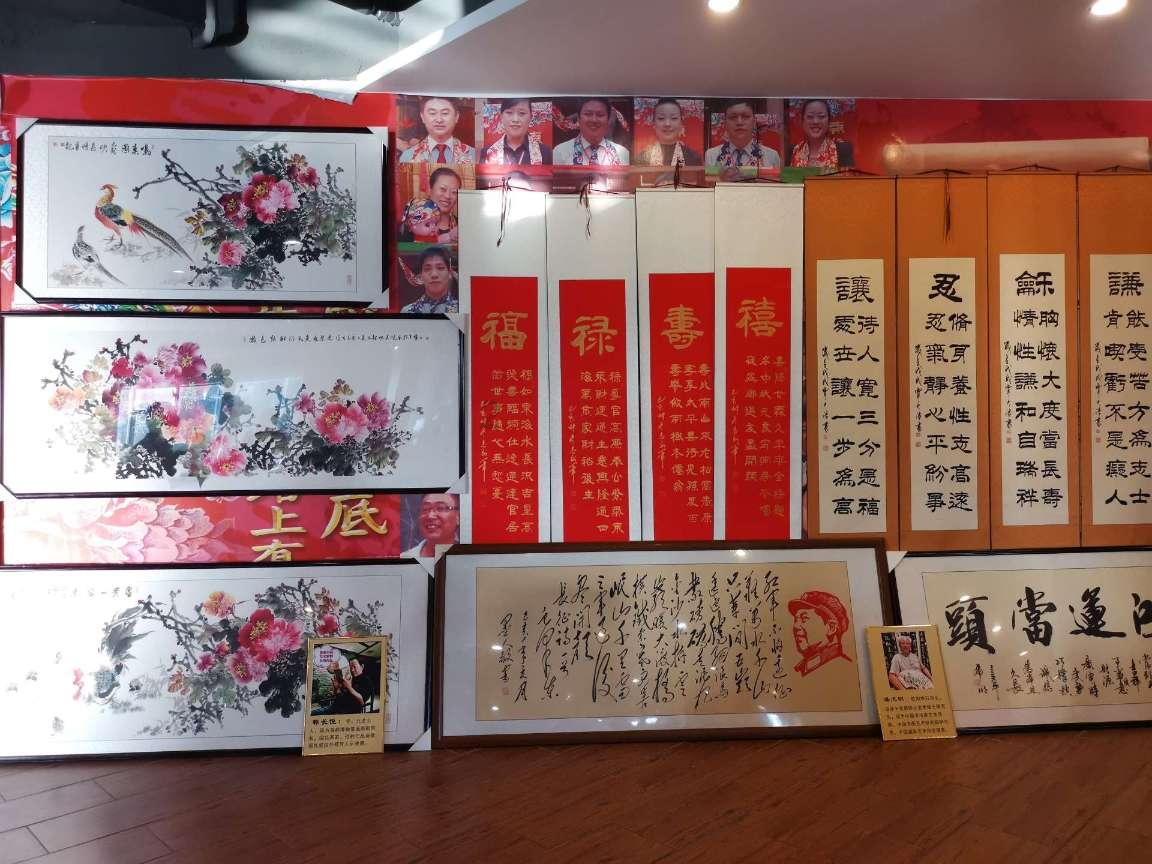逃离海滩的女孩